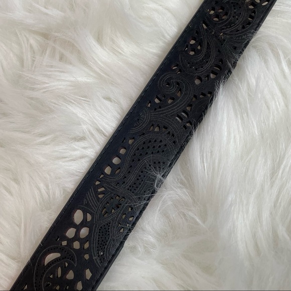 3/$25 Reversible Perforated Leather Belt - Picture 5 of 7